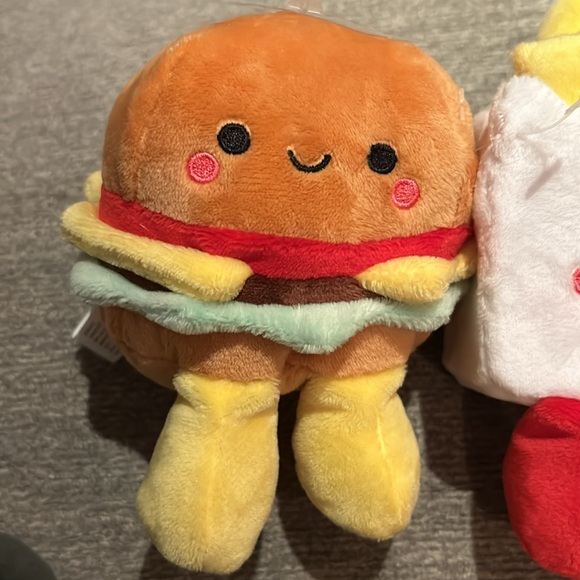 Hallmark Better Together Burger & Fries Plush Magnetic Set Cutsie Couple - Picture 3 of 3
